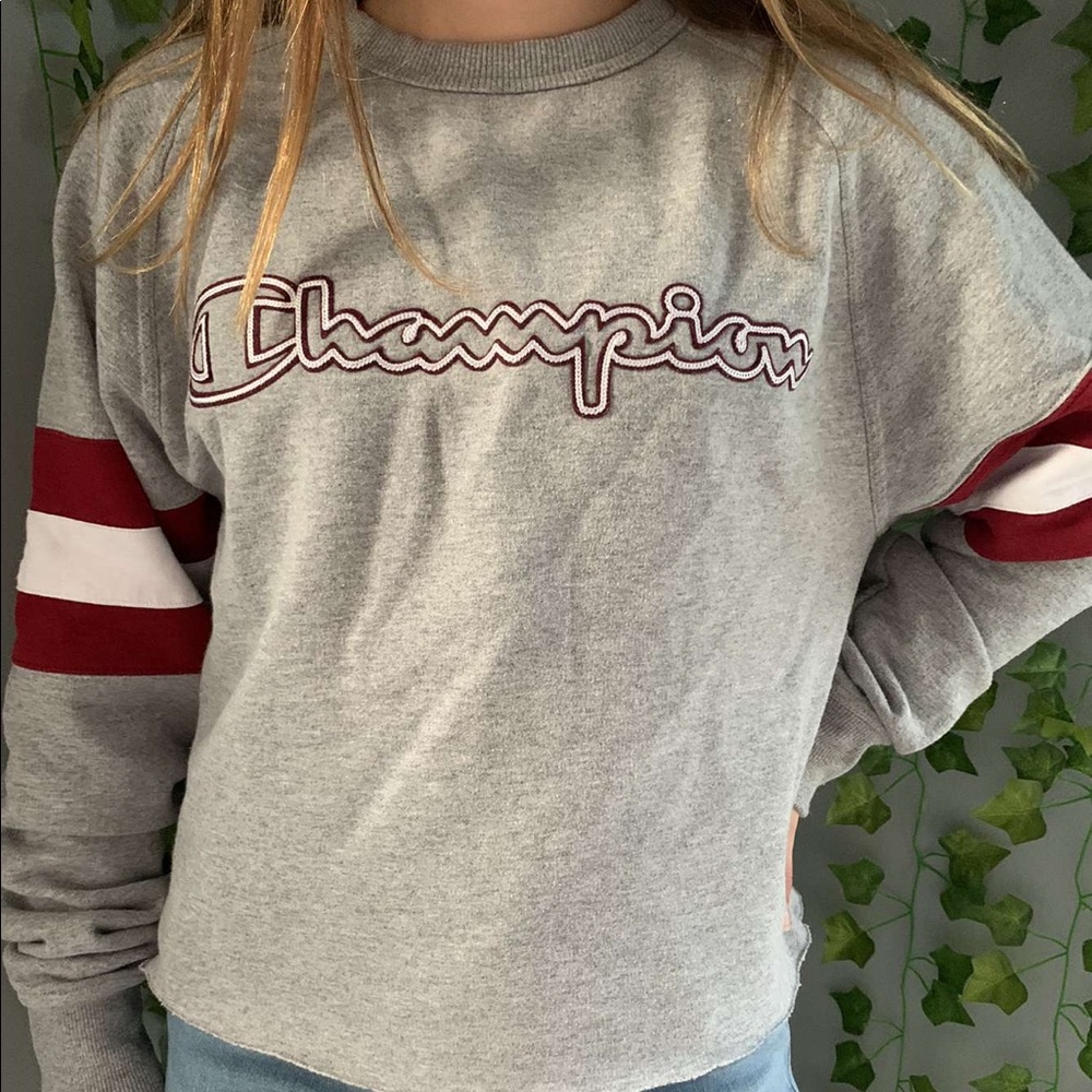 CUTE CHAMPION CREWNECK !!!